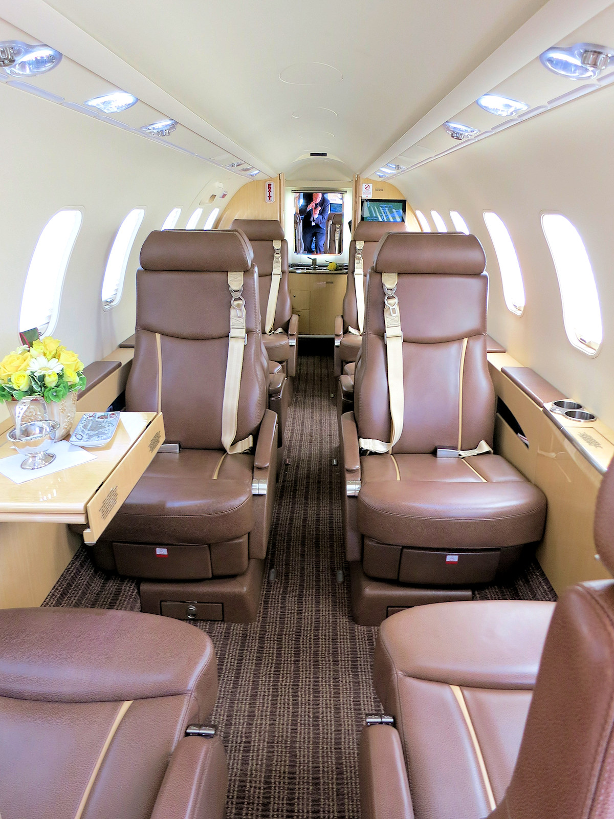 https://c.flyradius.com/images/learjet-45/bombardier-learjet-45-xr-interior-cabin.jpg